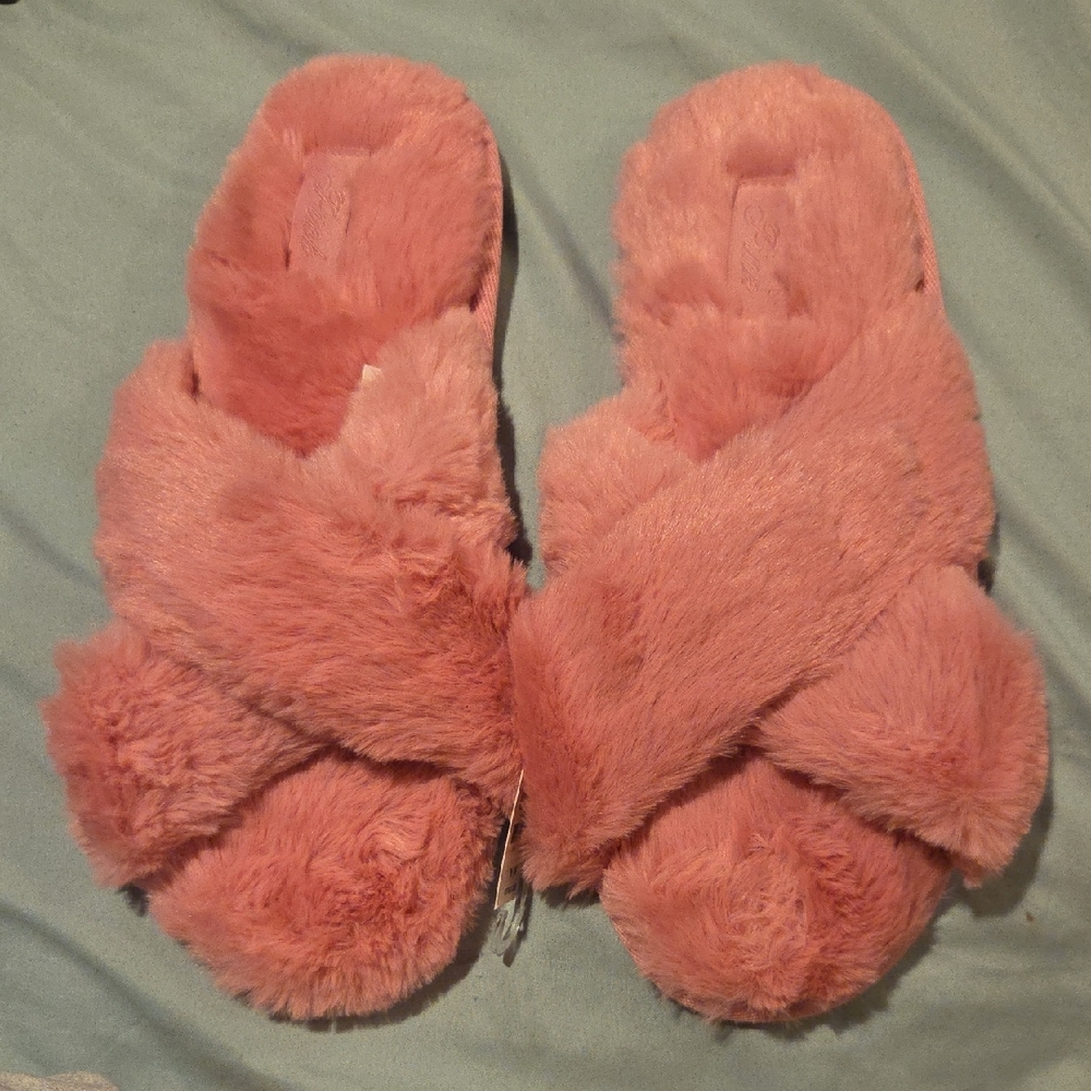 PINK Victoria's Secret Plush Pink Slippers